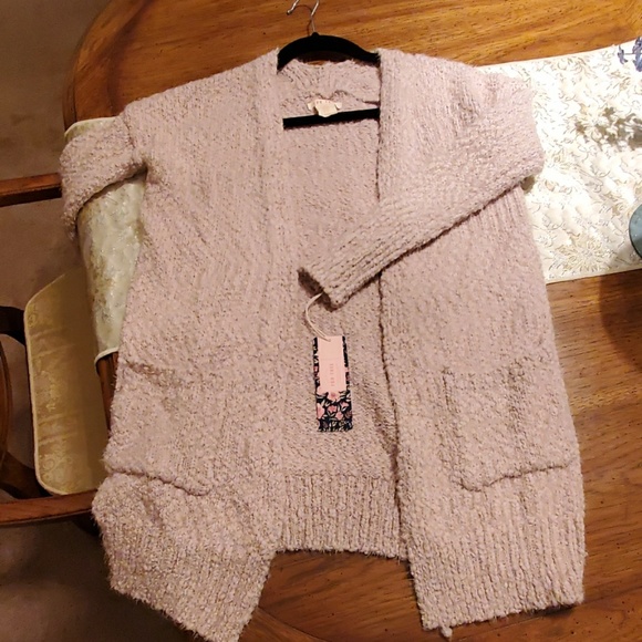 Cardigan - Picture 2 of 4